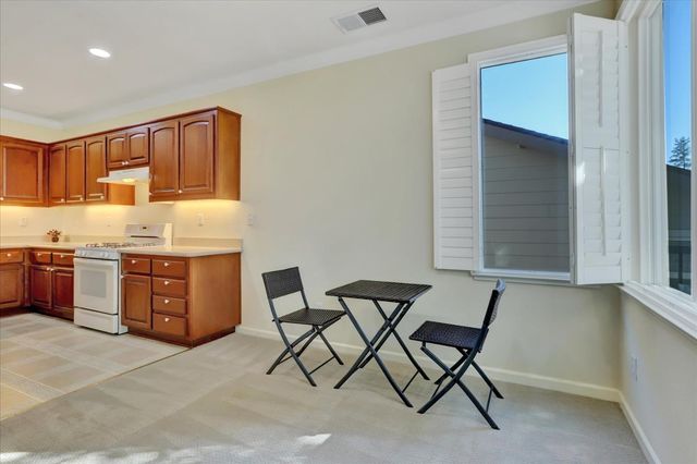 225 Mallard Dr, Grass Valley, CA 95945