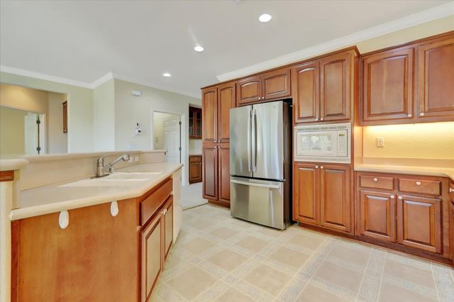 225 Mallard Dr, Grass Valley, CA 95945