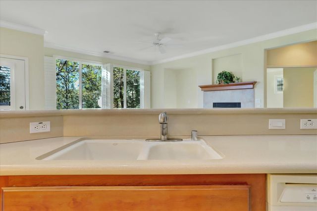 225 Mallard Dr, Grass Valley, CA 95945