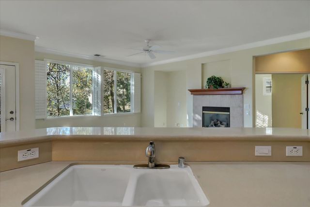 225 Mallard Dr, Grass Valley, CA 95945