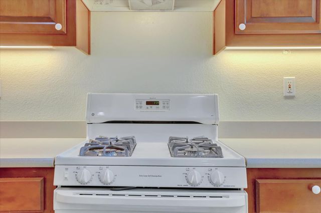 225 Mallard Dr, Grass Valley, CA 95945