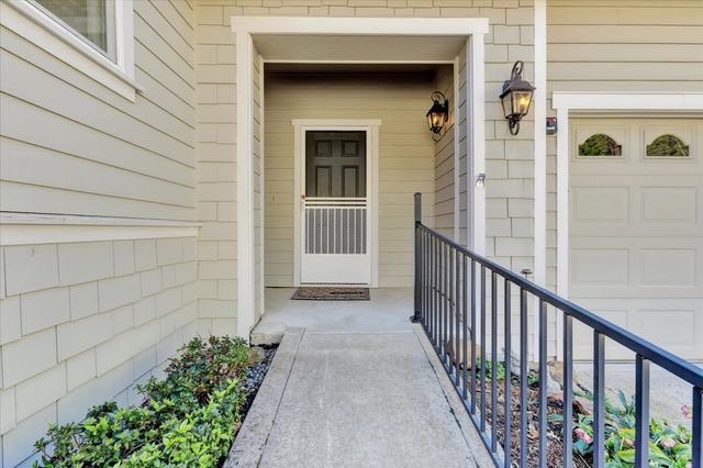 225 Mallard Dr, Grass Valley, CA 95945