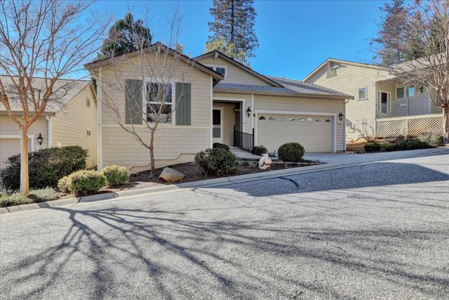 225 Mallard Dr, Grass Valley, CA 95945