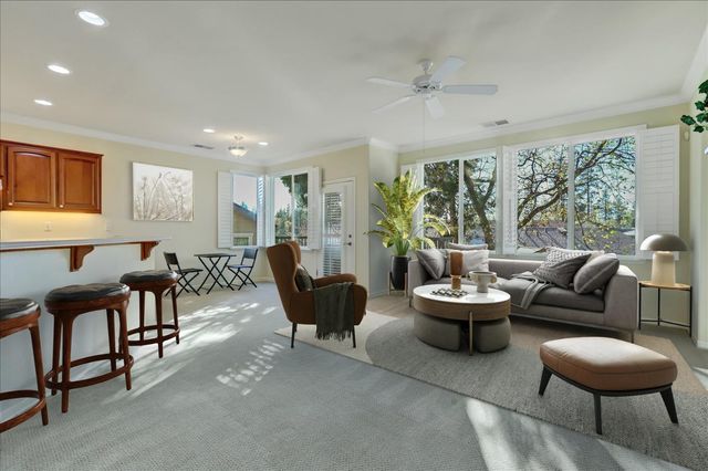 225 Mallard Dr, Grass Valley, CA 95945