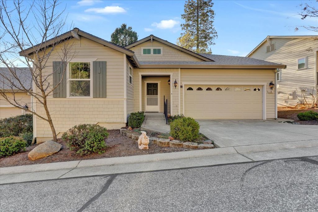 225 Mallard Dr, Grass Valley, CA 95945