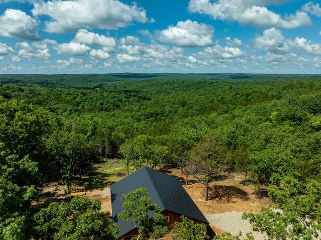 447 Griffin Rd, Hardy, AR 72542