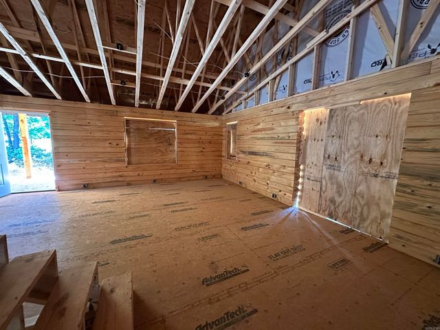 447 Griffin Rd, Hardy, AR 72542