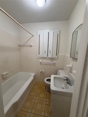 3815 W DE LEON STREET, Tampa, FL 33609