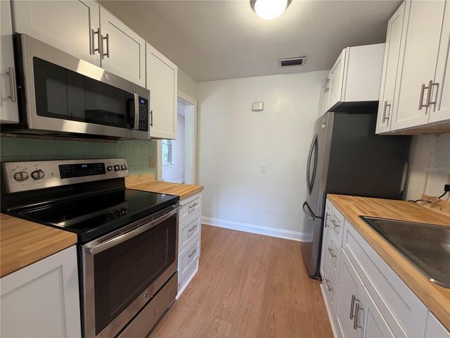 3815 W DE LEON STREET, Tampa, FL 33609
