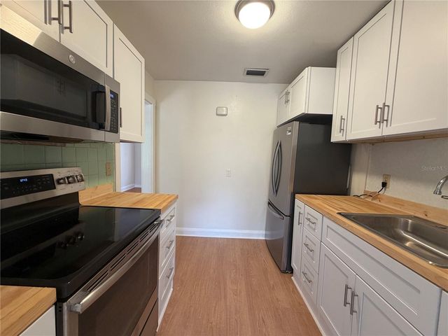 3815 W DE LEON STREET, Tampa, FL 33609