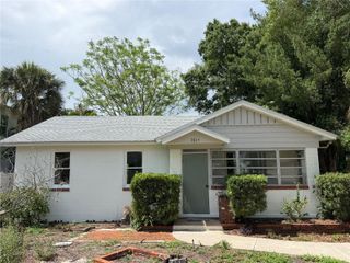 3815 W DE LEON STREET, Tampa, FL 33609