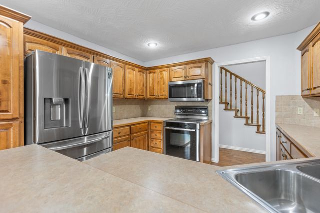 3774 W Suzanne Street, Battlefield, MO 65619