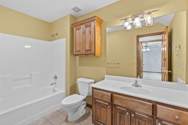 3774 W Suzanne Street, Battlefield, MO 65619