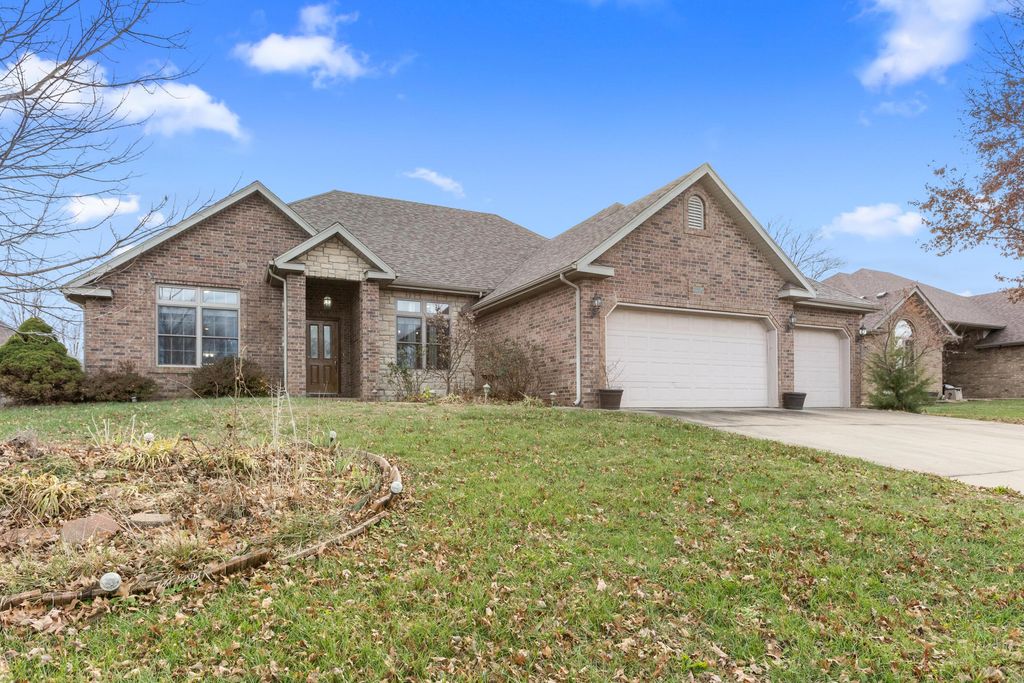 3774 W Suzanne Street, Battlefield, MO 65619