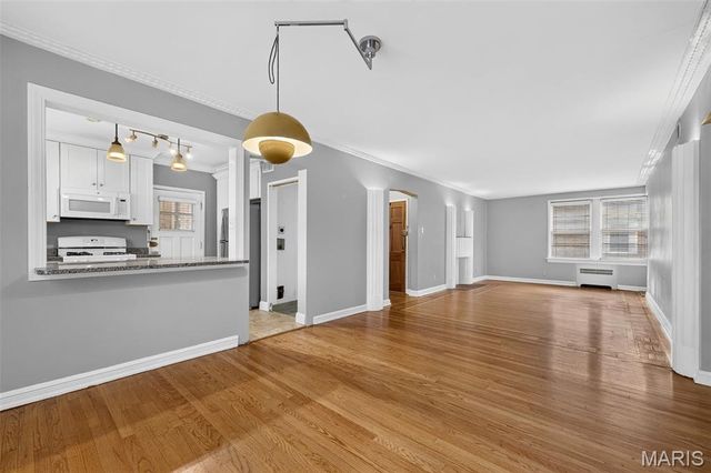 7532 York Drive 2E, Clayton, MO 63105