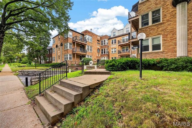 7532 York Drive 2E, Clayton, MO 63105