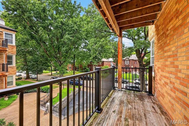 7532 York Drive 2E, Clayton, MO 63105