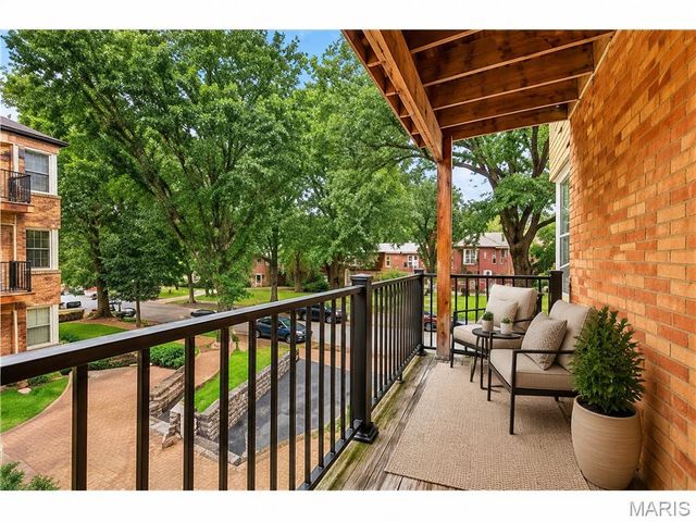 7532 York Drive 2E, Clayton, MO 63105