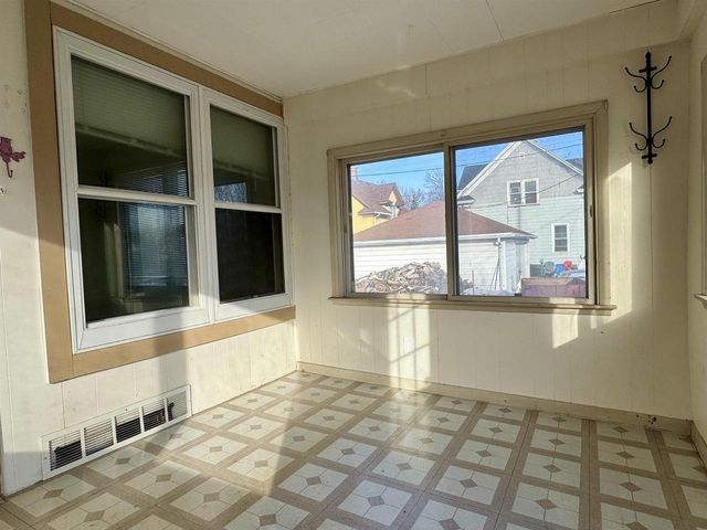 411 UNION STREET, Neenah, WI 54956