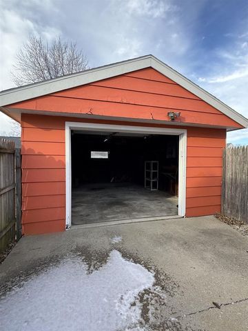 411 UNION STREET, Neenah, WI 54956