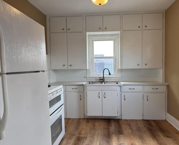 411 UNION STREET, Neenah, WI 54956