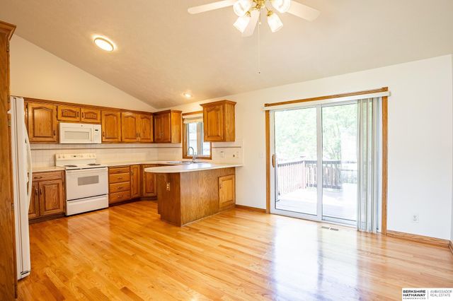 3806 Giles Road, Bellevue, NE 68147