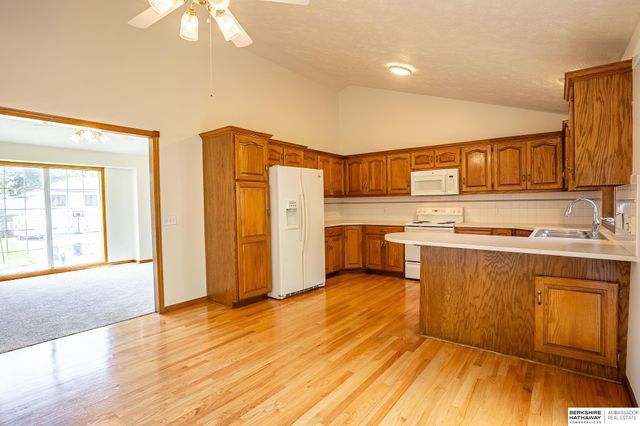 3806 Giles Road, Bellevue, NE 68147