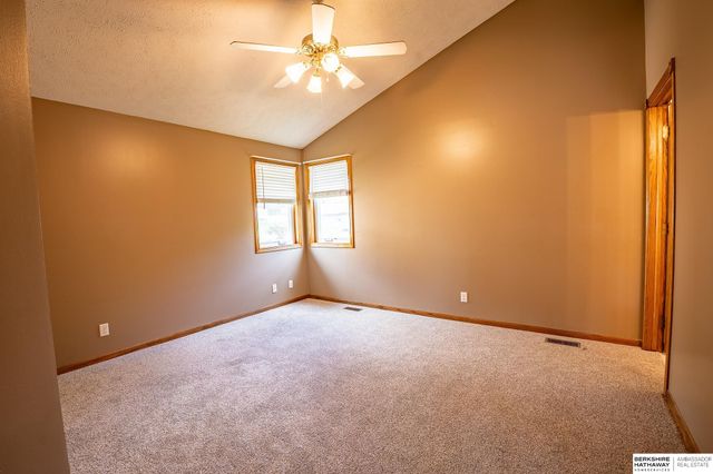3806 Giles Road, Bellevue, NE 68147