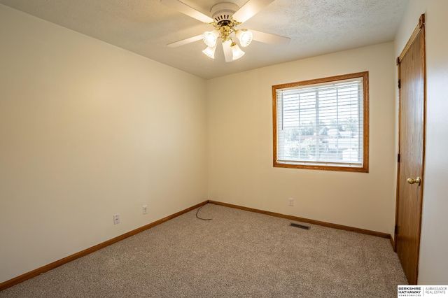 3806 Giles Road, Bellevue, NE 68147