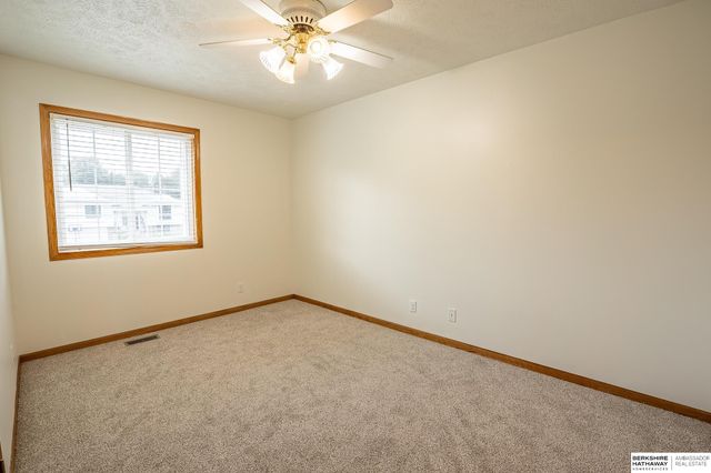 3806 Giles Road, Bellevue, NE 68147