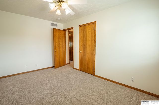 3806 Giles Road, Bellevue, NE 68147