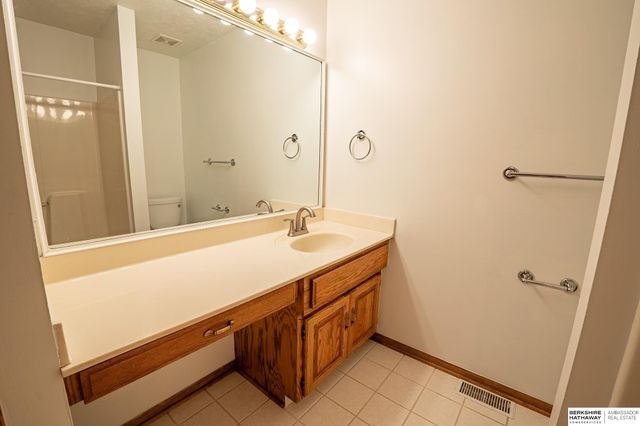 3806 Giles Road, Bellevue, NE 68147