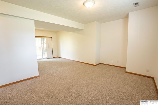 3806 Giles Road, Bellevue, NE 68147