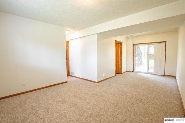 3806 Giles Road, Bellevue, NE 68147