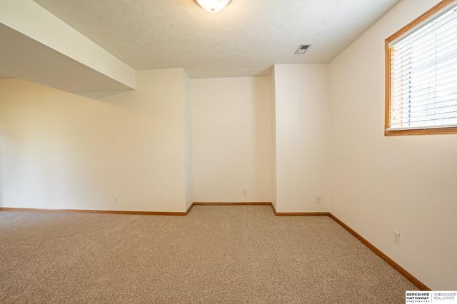 3806 Giles Road, Bellevue, NE 68147