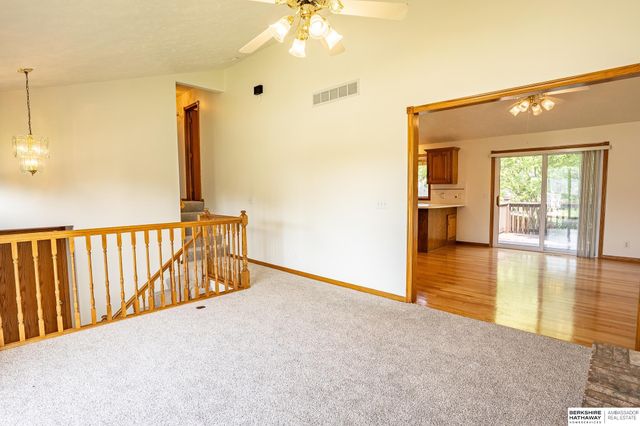 3806 Giles Road, Bellevue, NE 68147