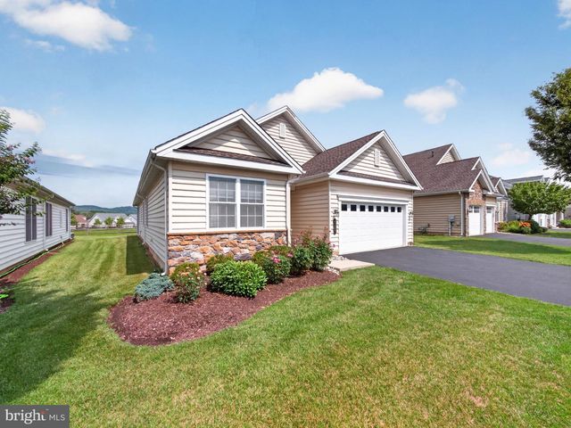 4367 COLONIAL LN, Center Valley, PA 18034
