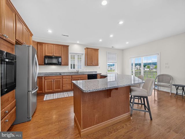 4367 COLONIAL LN, Center Valley, PA 18034