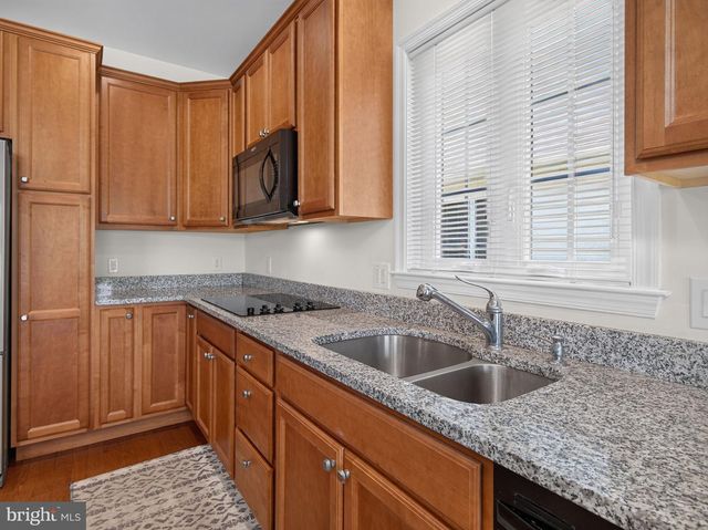 4367 COLONIAL LN, Center Valley, PA 18034