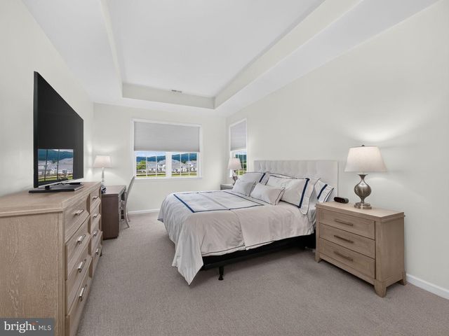 4367 COLONIAL LN, Center Valley, PA 18034