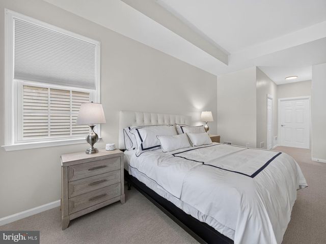 4367 COLONIAL LN, Center Valley, PA 18034