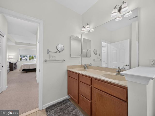 4367 COLONIAL LN, Center Valley, PA 18034
