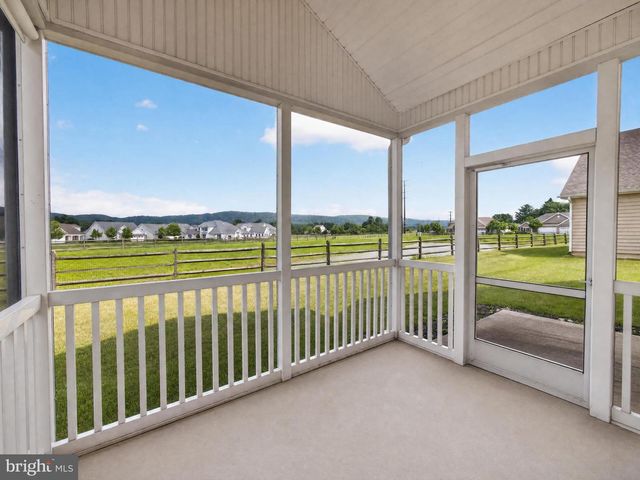 4367 COLONIAL LN, Center Valley, PA 18034