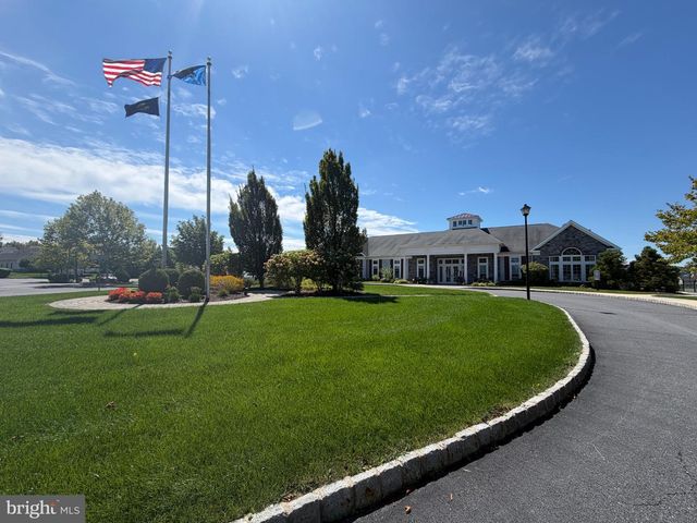 4367 COLONIAL LN, Center Valley, PA 18034