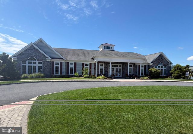 4367 COLONIAL LN, Center Valley, PA 18034