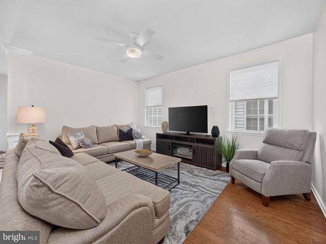 4367 COLONIAL LN, Center Valley, PA 18034