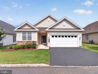 4367 COLONIAL LN, Center Valley, PA 18034