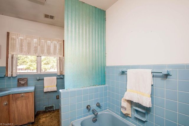 134 Maplewood Avenue, Thomasville, NC 27360