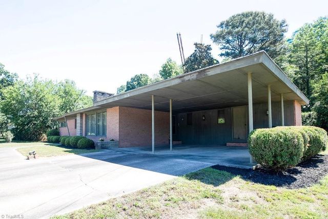 134 Maplewood Avenue, Thomasville, NC 27360