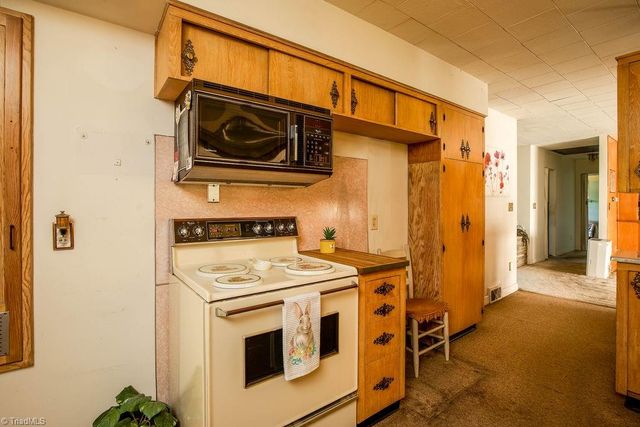 134 Maplewood Avenue, Thomasville, NC 27360
